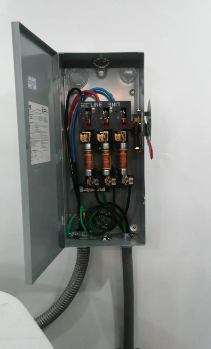 Three-phase disconnect switch installed for Smoke Detector Installation in Portland